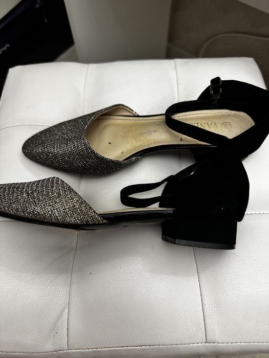 Туфли балетки с ремешком