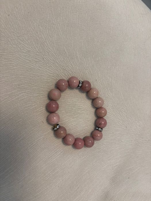 Гривни от естествени камъни