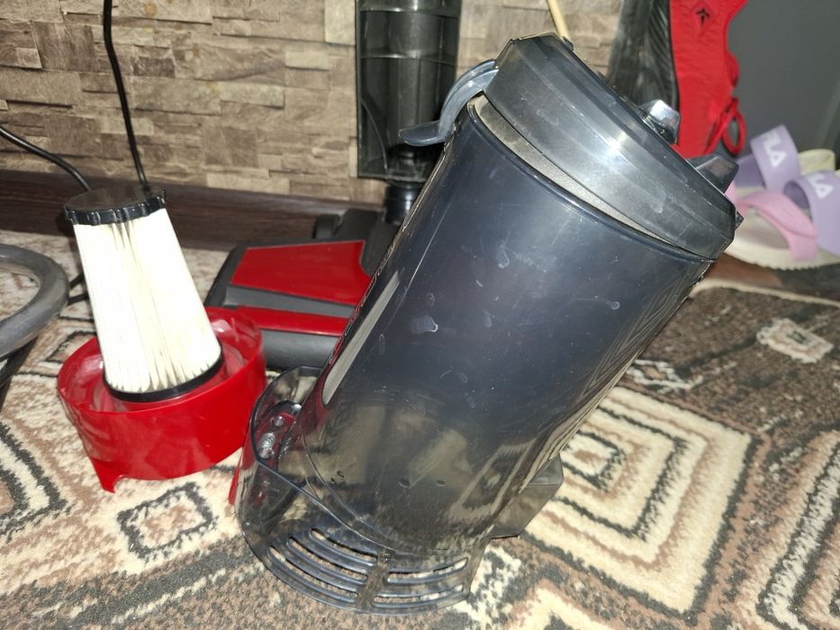 Продам пылесос на гарантии.