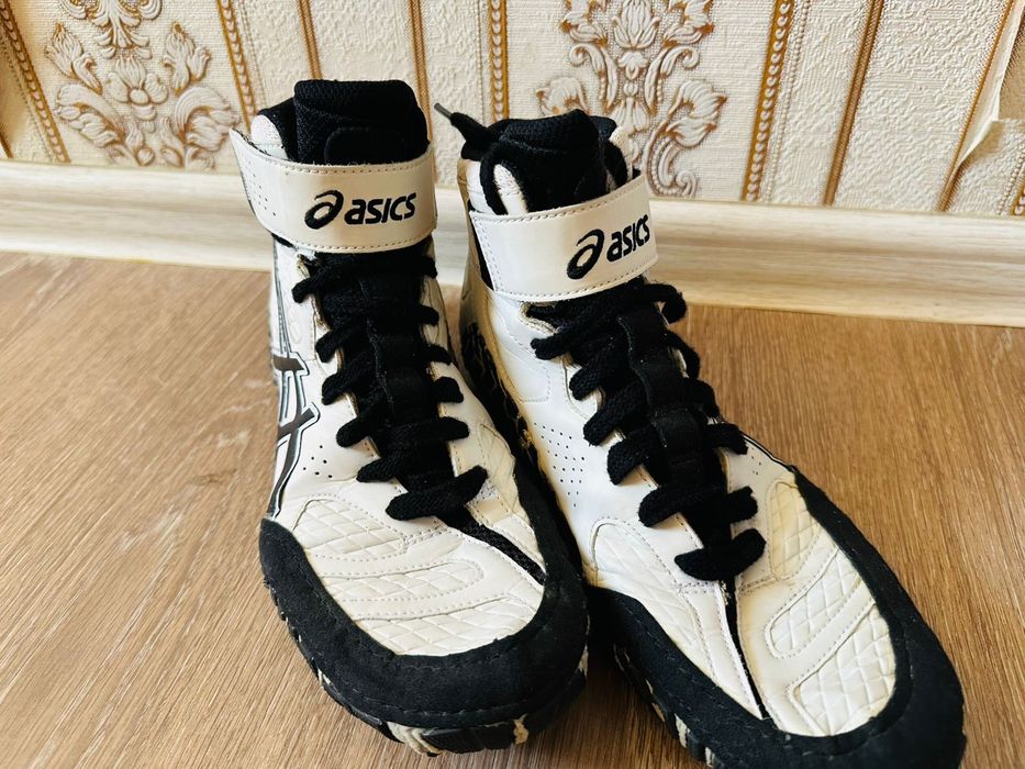 Asics борцовка продам