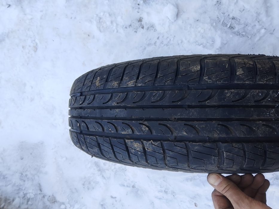 Продам 4 шины,без дисков