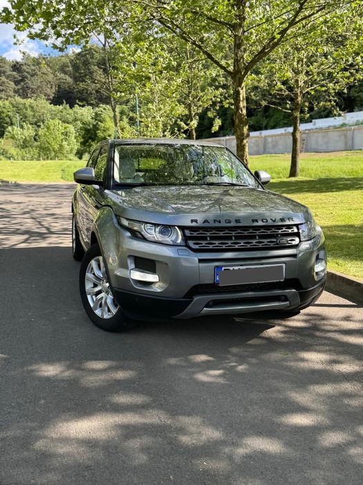 Range Rover Evoque Facelift 2.2 Diesel – 150 CP – Panoramic – Meridian – Întreținută