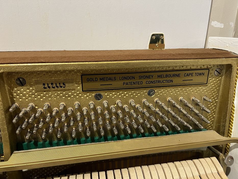 Акустично пиано Weinbach