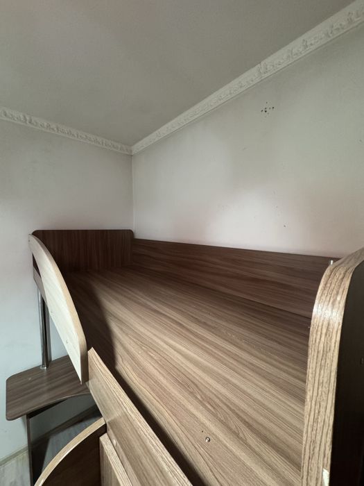 Детский кровать.