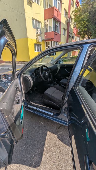 Vand Golf 4 Pacific Edition(Clima,Servo,Geamuri fata spate electrice,188 mii  km reali!