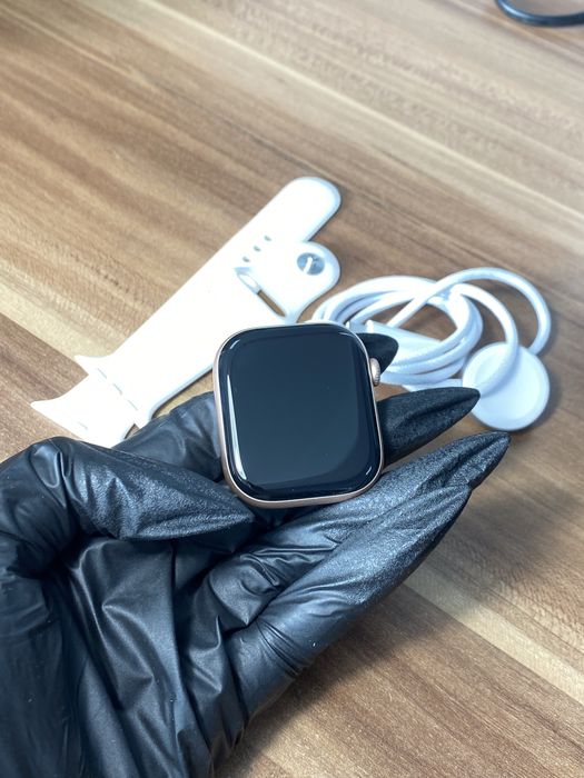 Apple Watch Seria 11 / 46 mm / Starlight