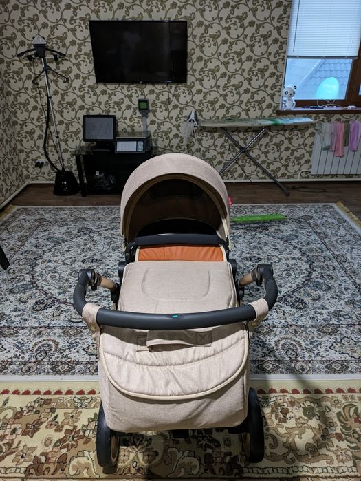 Коляска детская 
Почти не использовалась
Продам за 40000
Все есть в ко