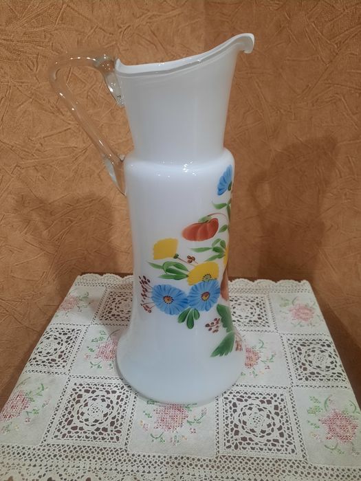 Глубоко винтажный 1950гг. графин, завод "Красный Май", молочное стекло