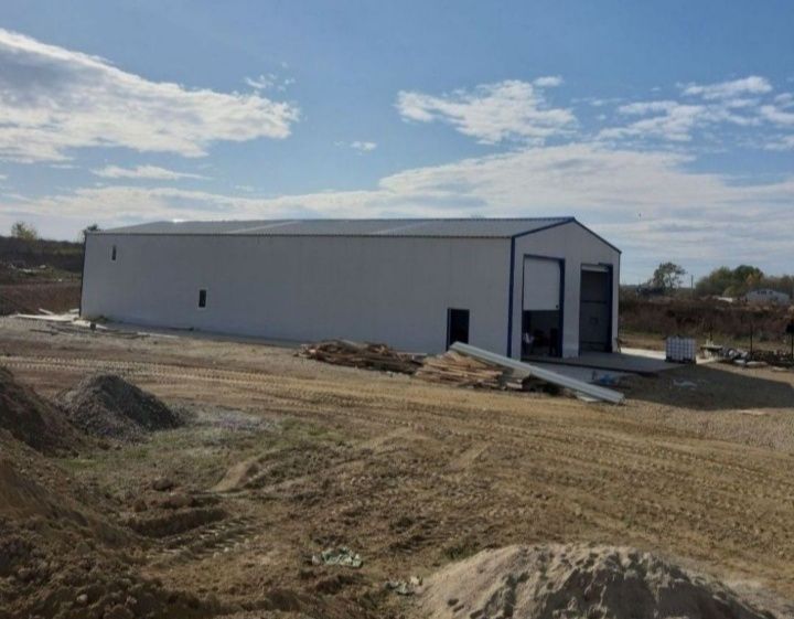 Vand hală metalică de pe stoc 10 m lățime pe 25 lungime tot cu montaj
