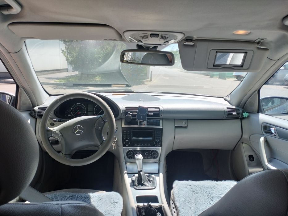 Vând Mercedes w203