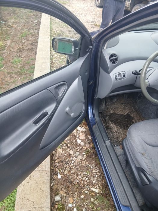 Тойота ярис 1.0 бензин на части