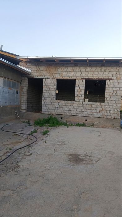 Уй сотилади 8 сотох, 3 хона