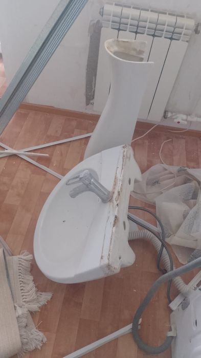 Продам бу ванна, раковина,унитаз