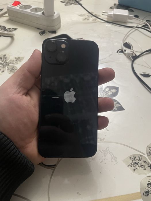 Айфон 13 в идеальном состаяние