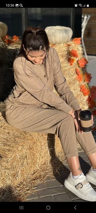 Продам стильный костюм L размер