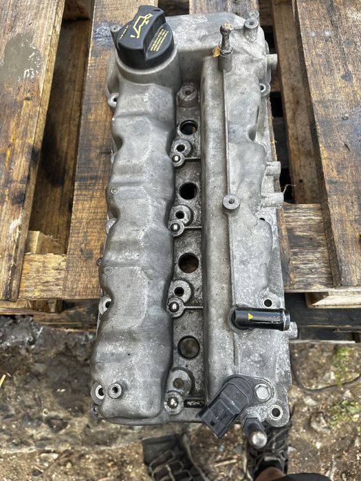 Капак клапани Hyundai i30 1.6CRDi 2007-2012г