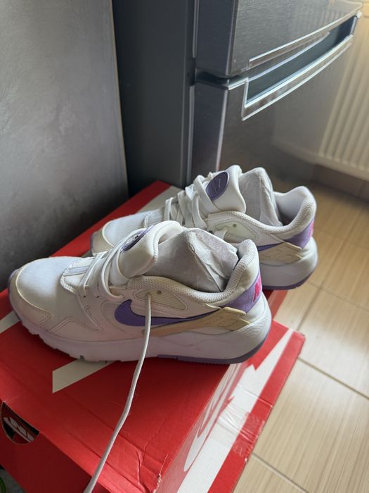 Adidasi Nike pentru femei