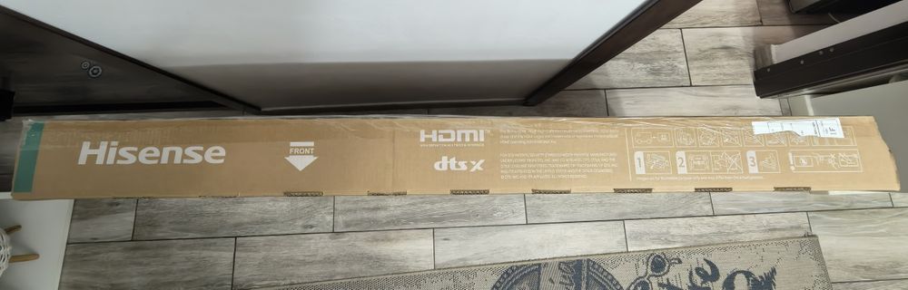 Televizor QLED Hisense 4K 139 cm