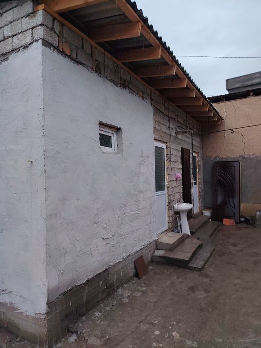 Уй сотилади 2,7сотих, 2022 йил қурилган, 75.000$ келишиладган жойи бор