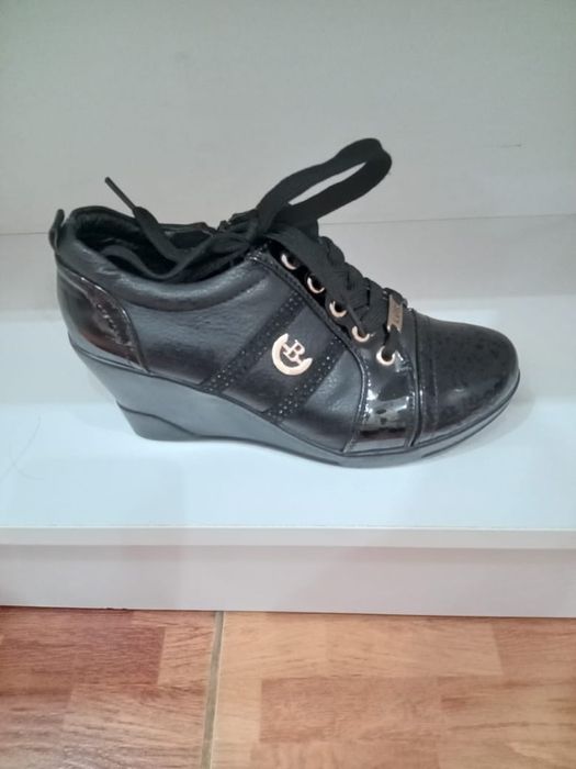 Продам ботиночки