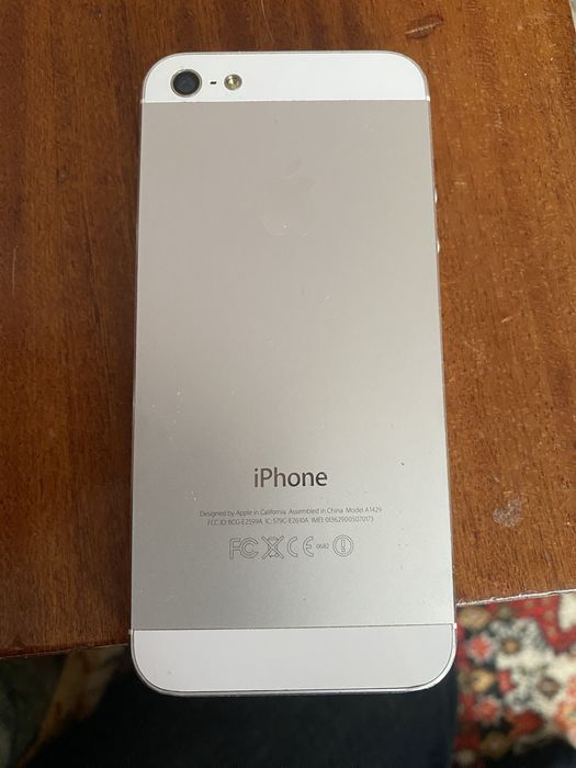 Продам айфон 5 16 гигобайт