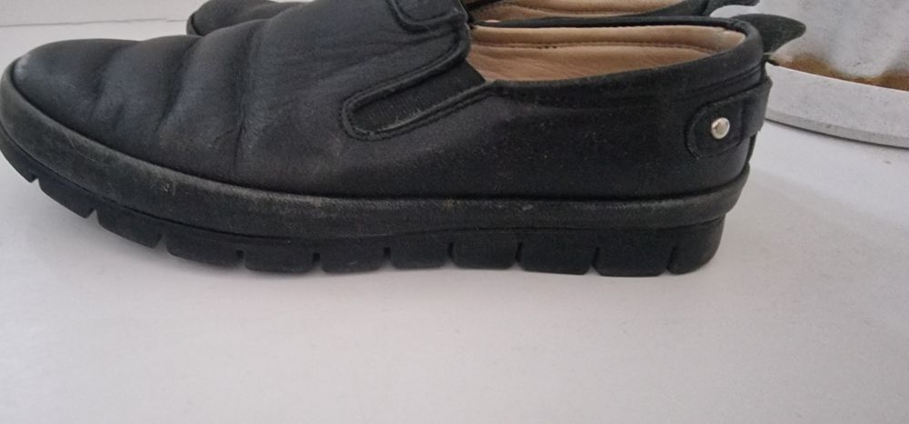 Продам детскую обувь