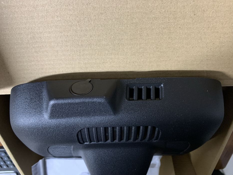 Видеорегистратор для Geely Monjaro