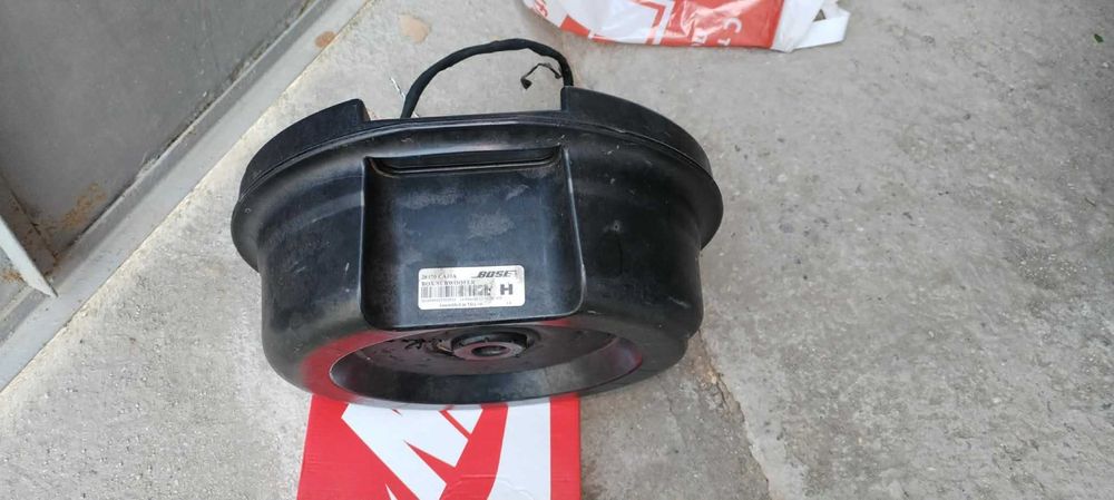 Субуфер за резервна гума