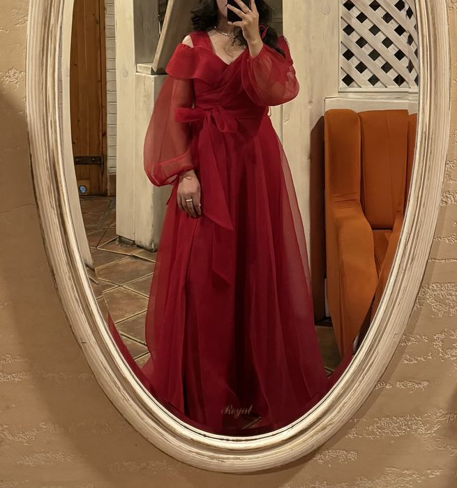 Роскошное красное вечернее платье