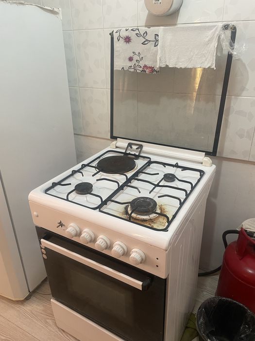 Продам газ плиту