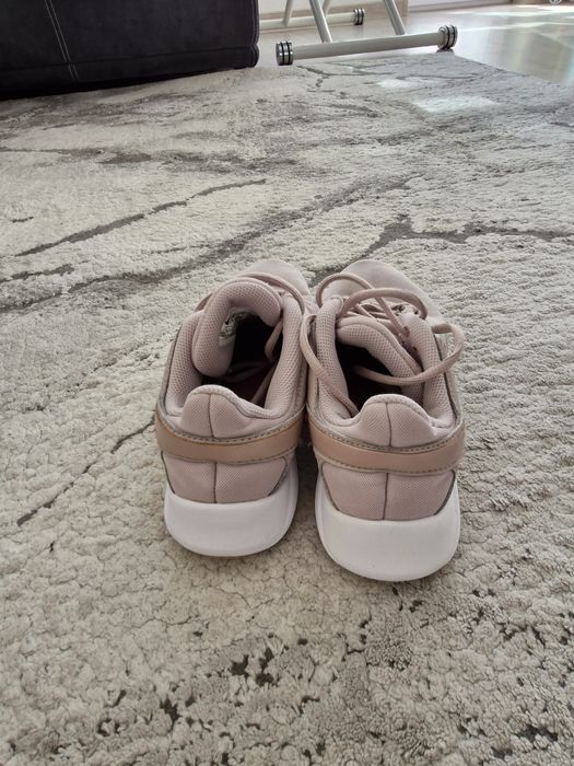 Дамски маратонки Nike