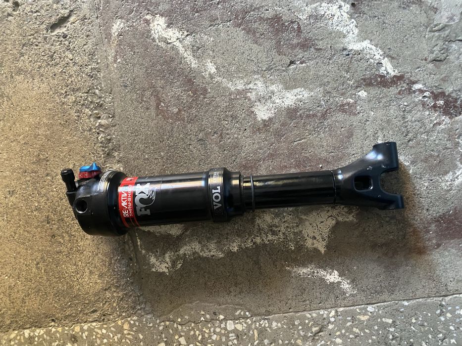 Vand sau schimb shock de trek slash 9.7 din 2020