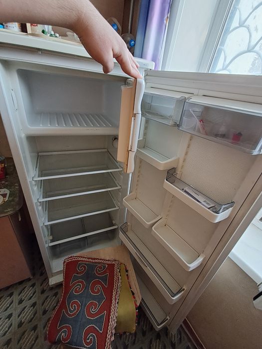 Холодильник продам атлант