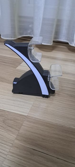 Stand controler ps5 cu încărcare usb c