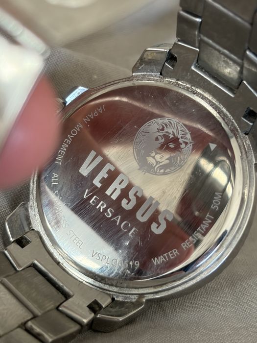 Emporio Armani / Versace часовници