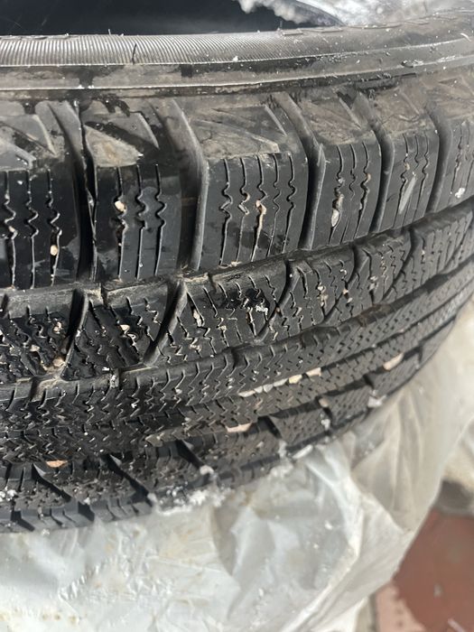 Продам зимние шины.