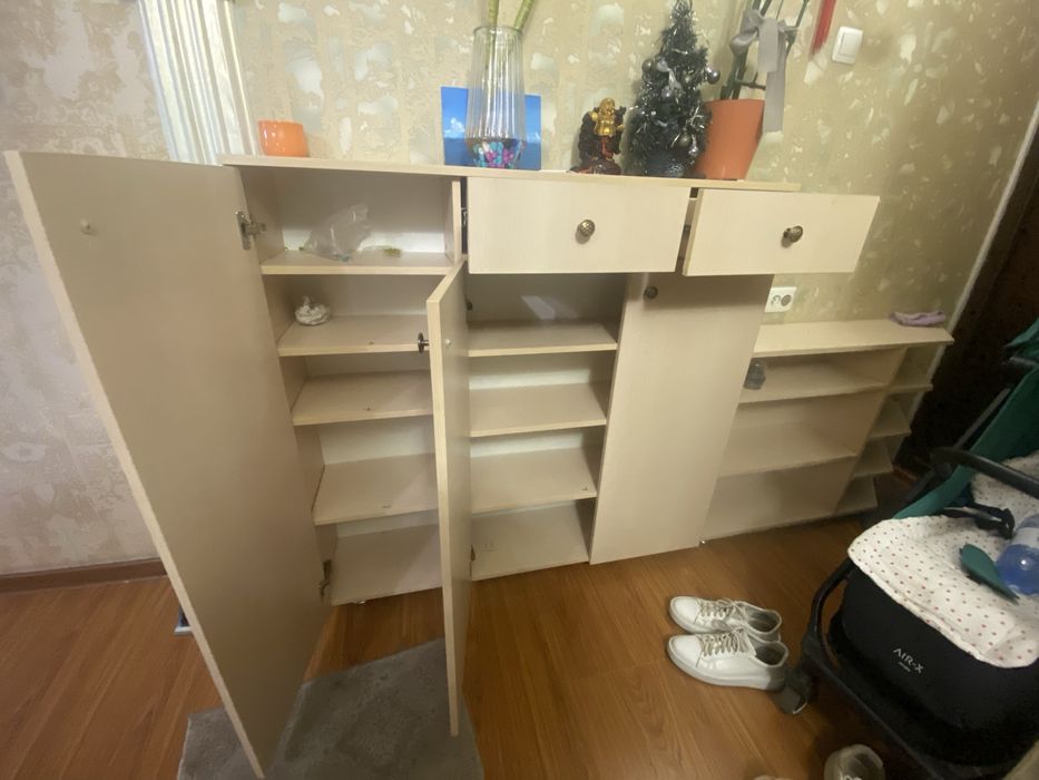 Продам тумбу шкаф для прихожей