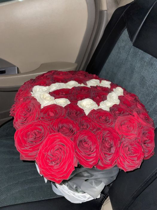 Цветы в корзине.