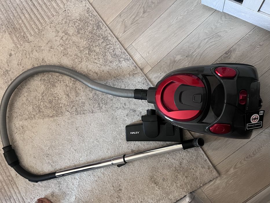 Пылесос пости новый, хорошо работает