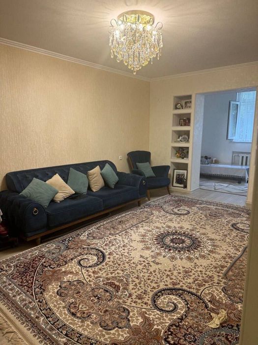 2в3/1/4 Буюк Ипак ийули,77 серия, кирпич,65 м2, раздельные комнаты