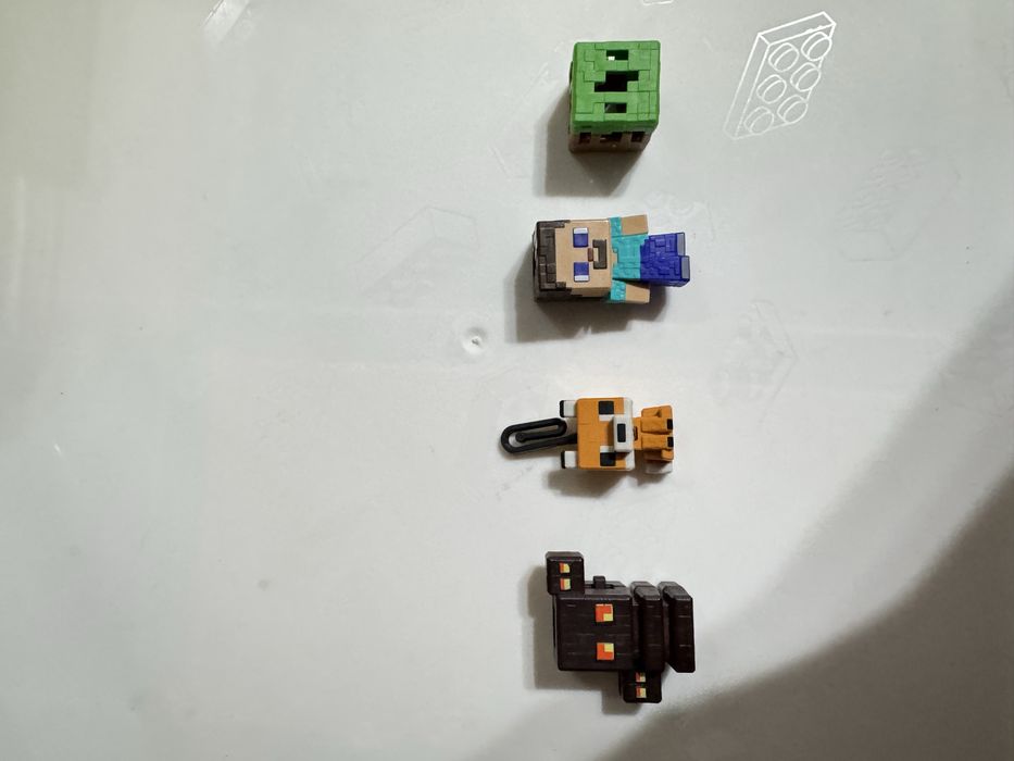 Продаются игрушки Minecraft Kinder Joy по хорошей цене
