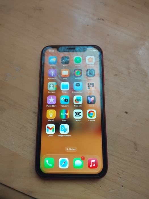 Ipon 11 ca nou  folosit doar în husa și folie de protecție