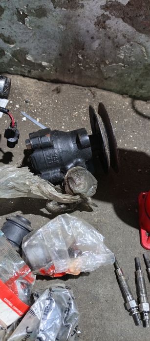 Продам запчасти на Паджеро 2