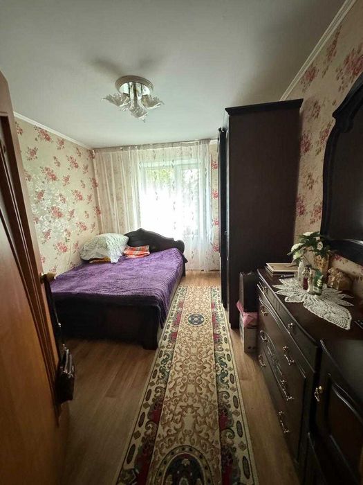 Продаю спальный гарнитур