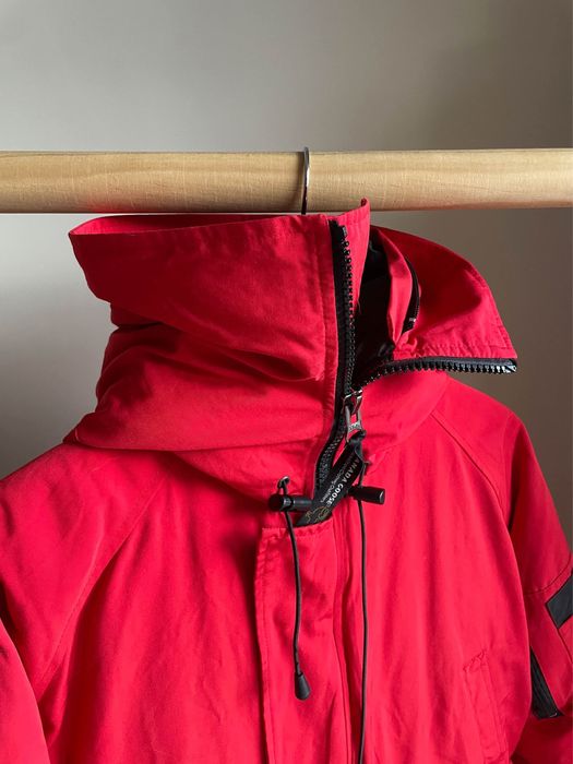 Зимно пухено яке Canada Goose / Chilliwack в червен цвят