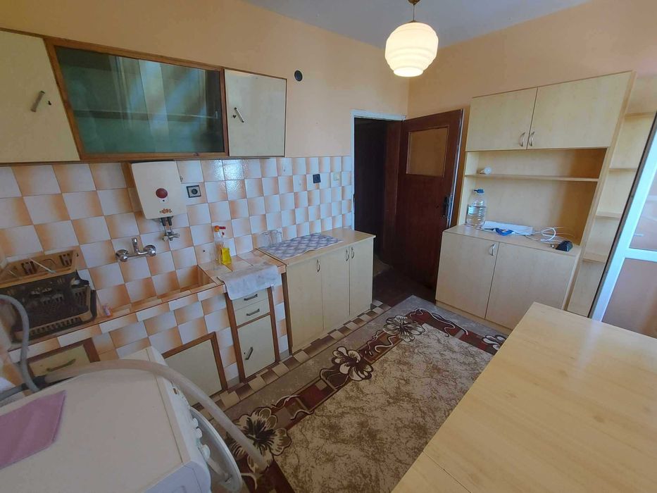 Продава се Четиристаен апартамент в Търговище, Център - 97 кв.м за 841 €/кв.м - Снимка #2