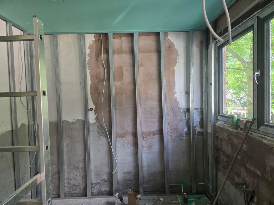 Renovam case apartamente. Lucrări de construcții și amenajări interioare și exterioare  , electrica