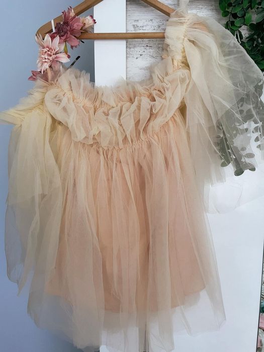 Рокли и венчета за бременни под наем за фотосесия