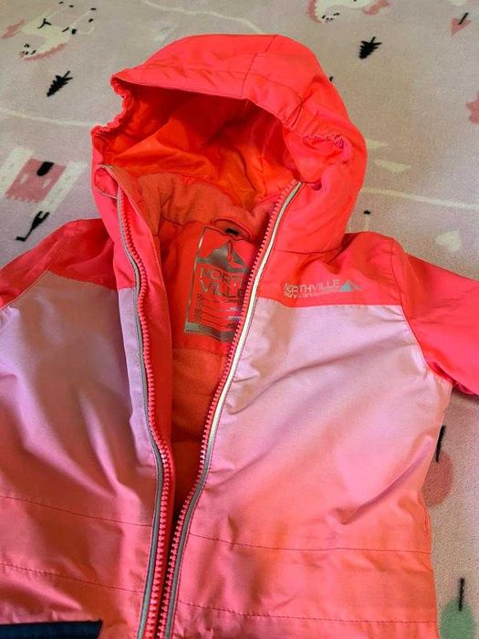 Costum de schi cu gluga