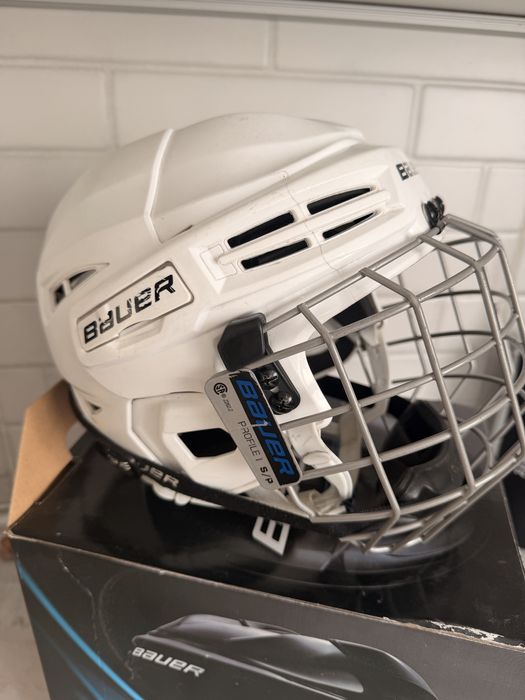 Хоккейный шлем Bauer